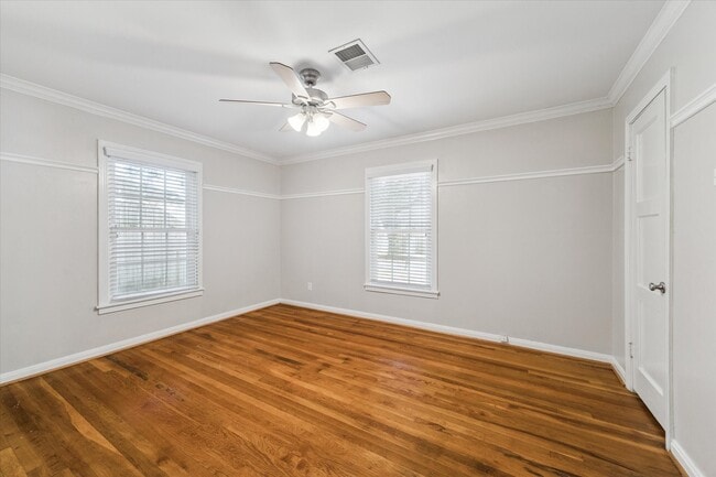 Building Photo - 1063 W 43rd St