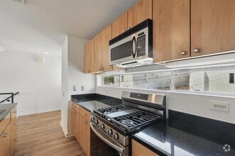 Building Photo - 2200 N Peak St