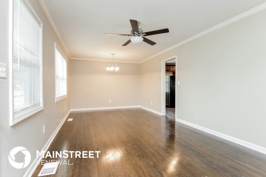 Building Photo - 716 71st Pl S