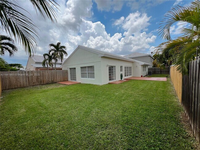 Building Photo - 11341 SW 63rd Terrace