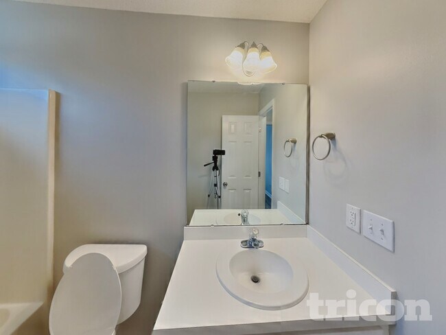 Building Photo - 46 Albemarle Dr