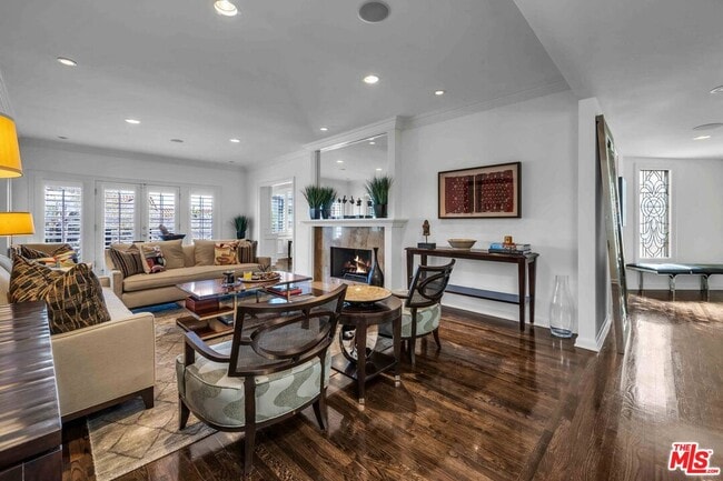 Building Photo - 11745 Montana Ave