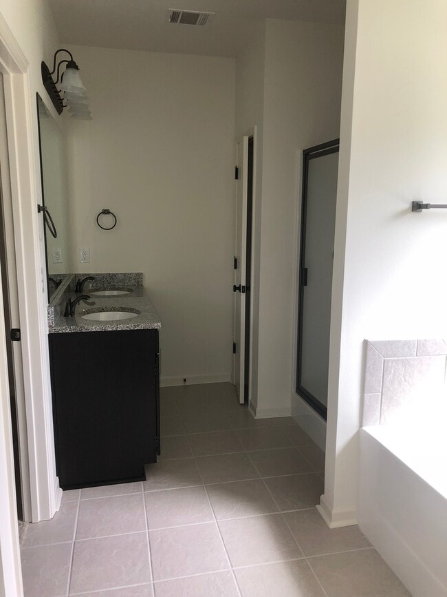 Building Photo - WATER FRONT PROPERTY! BEAUTIFUL 3BD/2BA HOME!