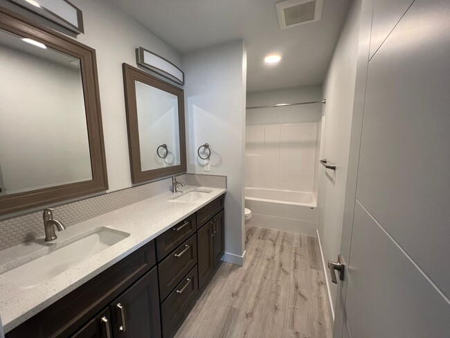 Building Photo - New on the Market!
