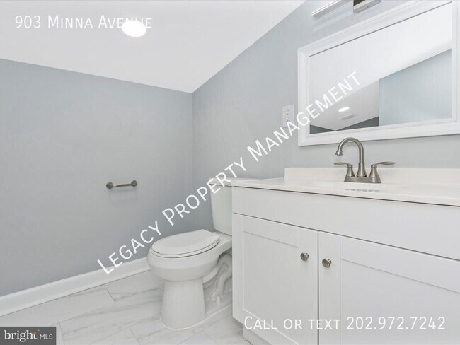 Building Photo - 903 Minna Ave