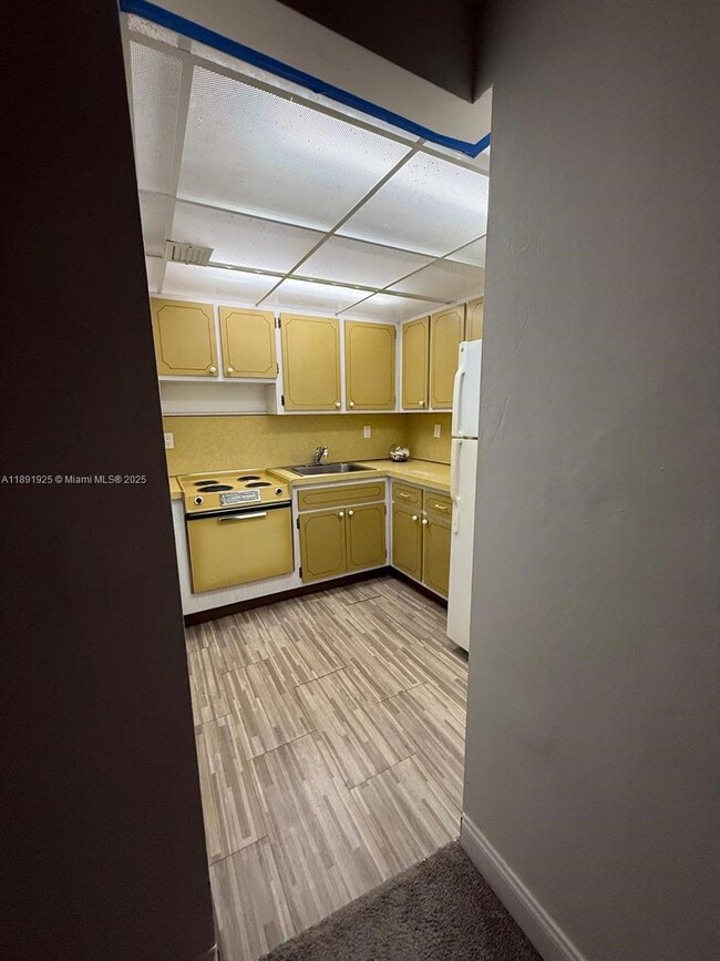 Building Photo - 7825 NE Bayshore Ct