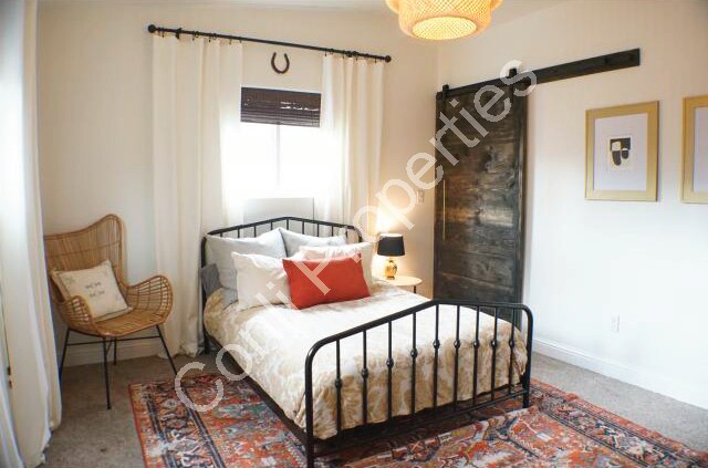 guest room - 358 Roosevelt Ave