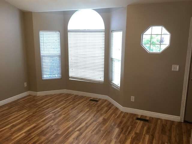 Building Photo - 934 E 490 N