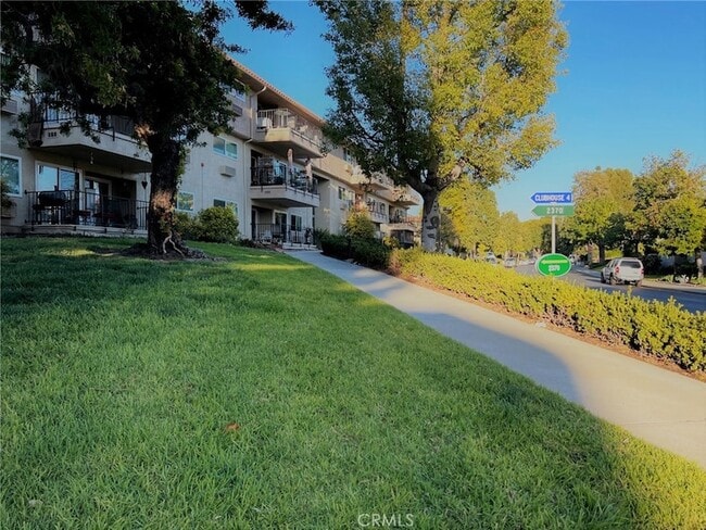 Building Photo - 2370 Via Mariposa W