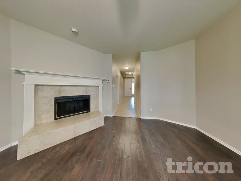 Building Photo - 2536 Old Buck Dr