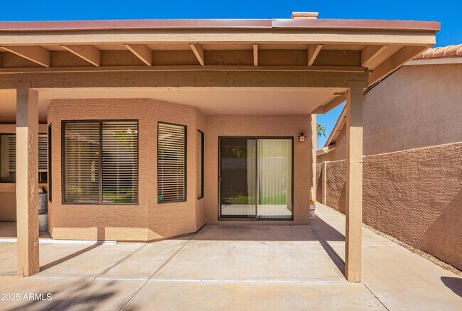 Building Photo - 1517 W Islandia Dr