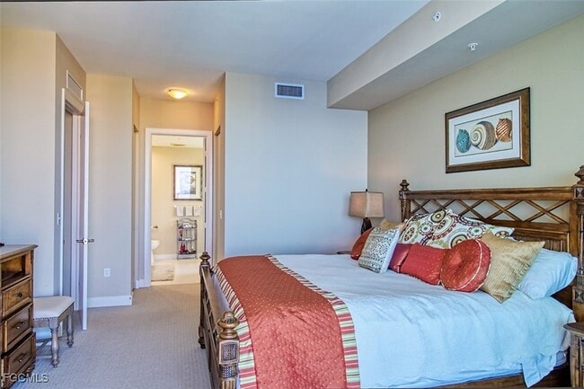 Building Photo - 3000 Oasis Grand Blvd