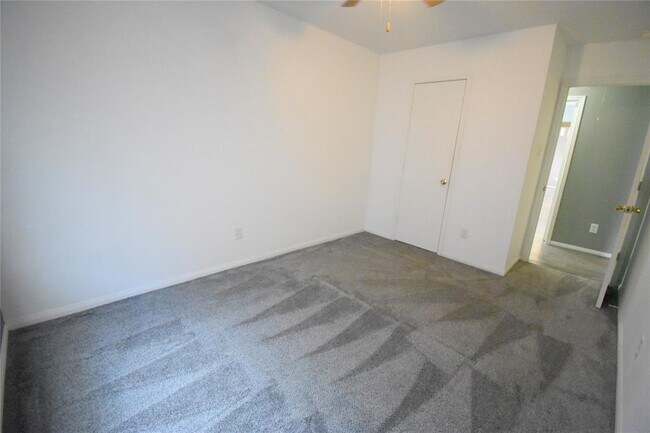 Building Photo - 10942 Heather Trail Dr