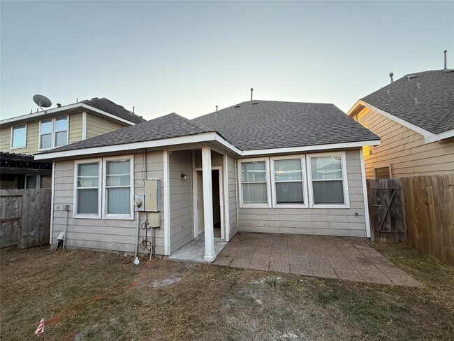 Building Photo - 6346 Wilshire Ridge