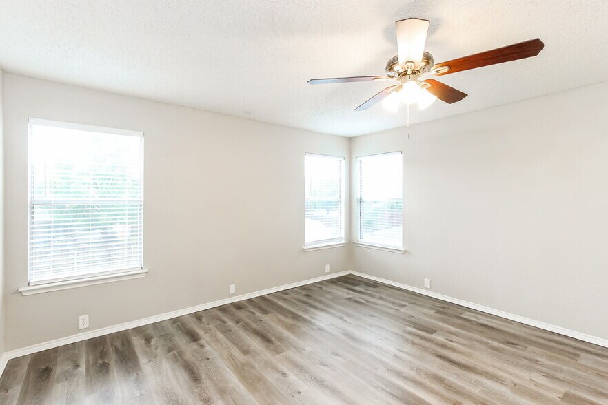 Building Photo - 1104 Beechwood Dr
