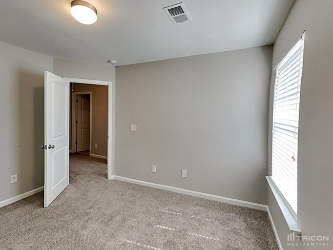 Building Photo - 175 Stanley Ct