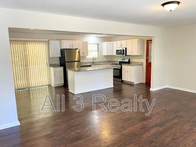 Primary Photo - 5435 Winstead Ct SW