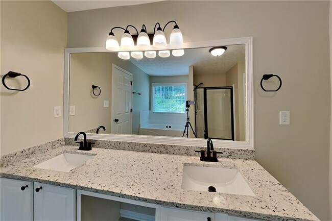 Building Photo - 7435 Calm Springs Dr