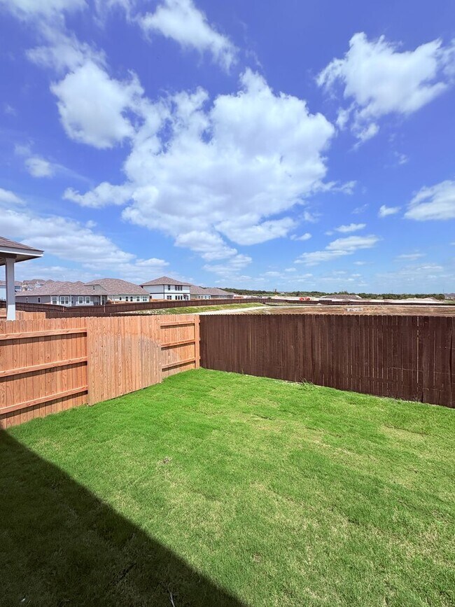 Building Photo - Brand New 4-Bedroom Home in Pflugerville –...