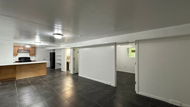 Building Photo - 5830 N Artesian Ave