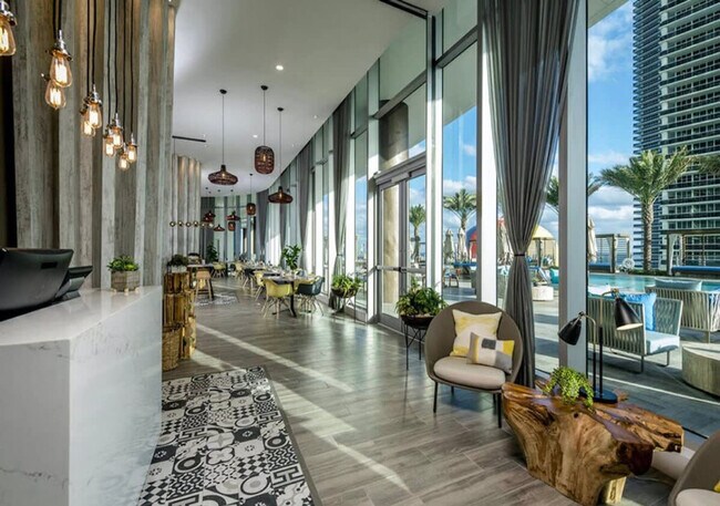 Building Photo - 4111 S Ocean Dr