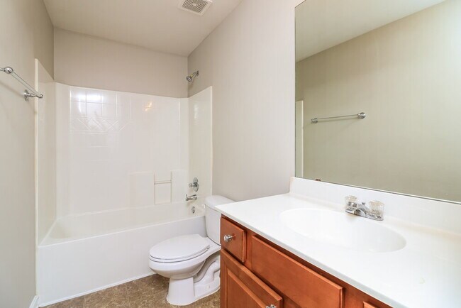 Building Photo - 251 Palisades Dr