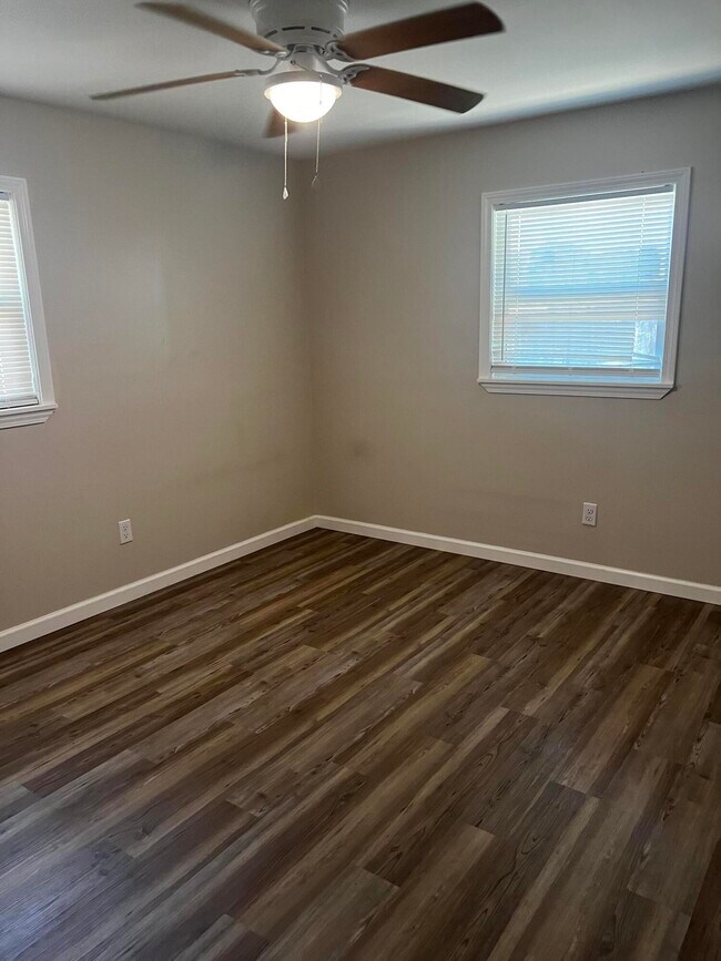 Building Photo - 6191 Bethany Dr