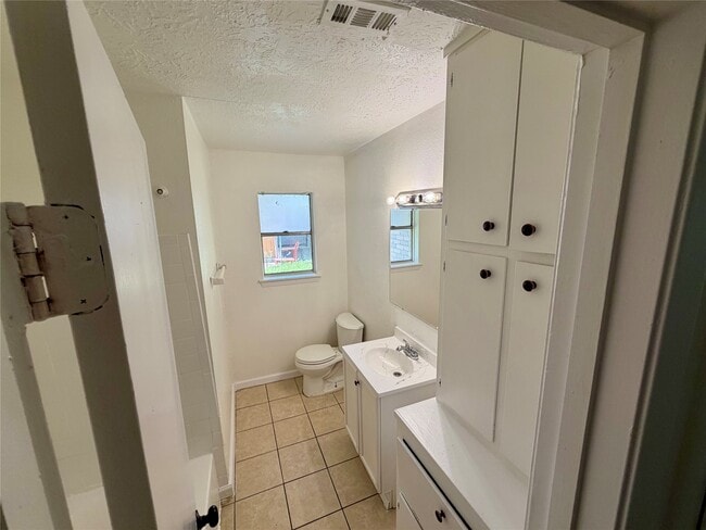 Building Photo - 12818 Segrest Dr