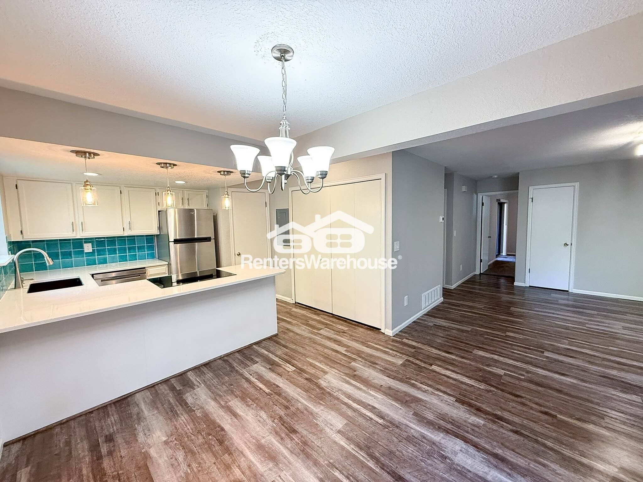 Building Photo - 6233 Willow Ln