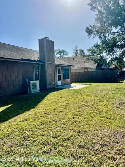 Building Photo - 7820 Collins Ridge Blvd E