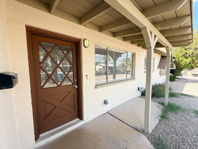 Building Photo - Charming 3-Bedroom , 1 Story ,  FULLY REMO...