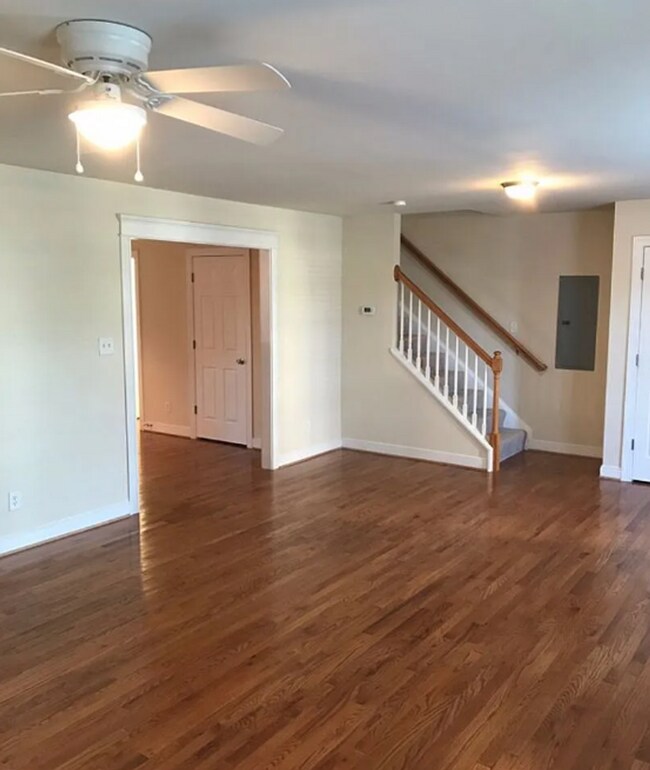 Building Photo - Gorgeous Single Family Home 4 Bedrooms, 2.5 Baths. Near VCU Just Off Cary Street.