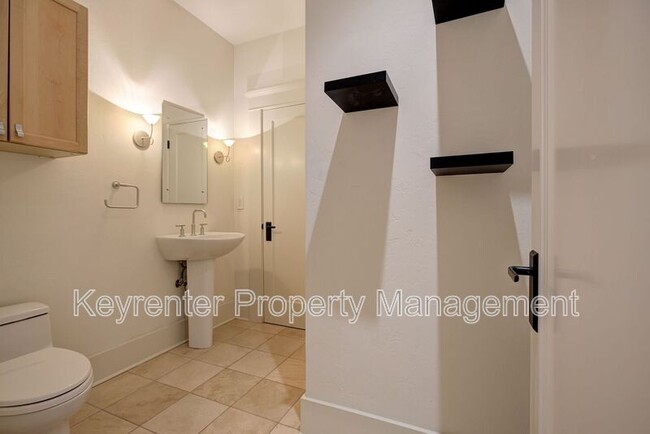 Building Photo - 812 NW 7th St