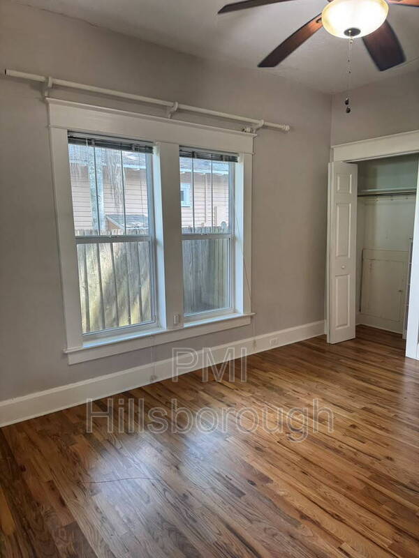 Building Photo - 1403 E Paris St