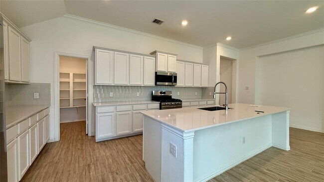Building Photo - 13018 Hydeland Dr
