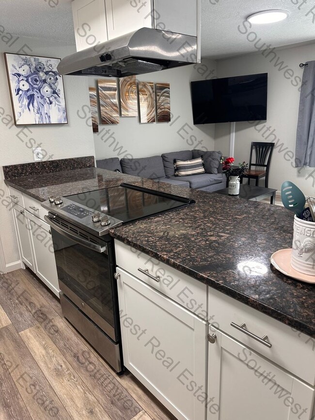 Building Photo - Spacious 2 story condo.