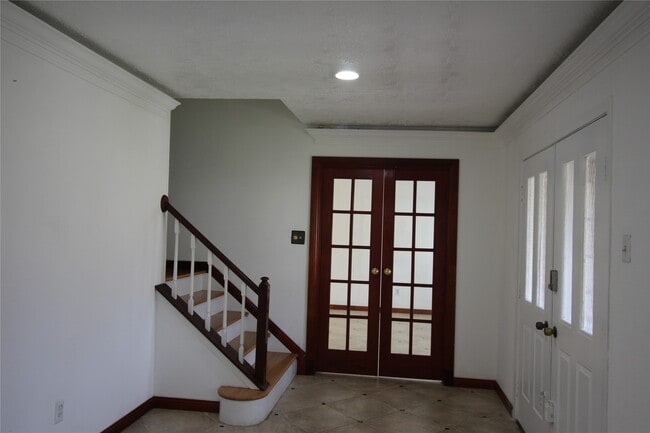 Building Photo - 458 Woodrail Dr