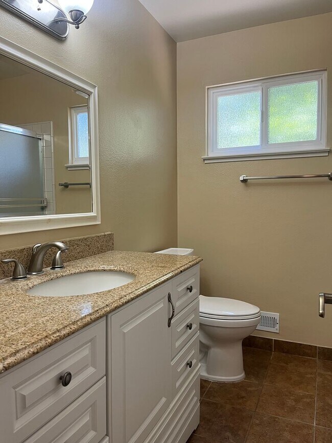 Building Photo - 1080 Maraschino Dr