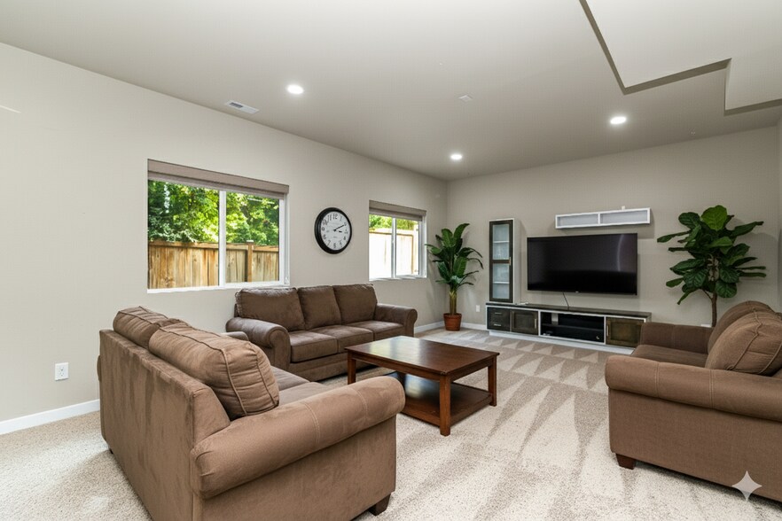 Building Photo - 15312 NE Woodland Pl