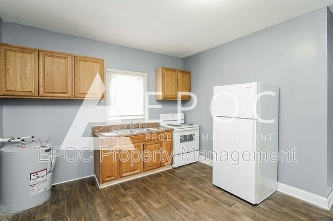 Building Photo - 534 Warriner St