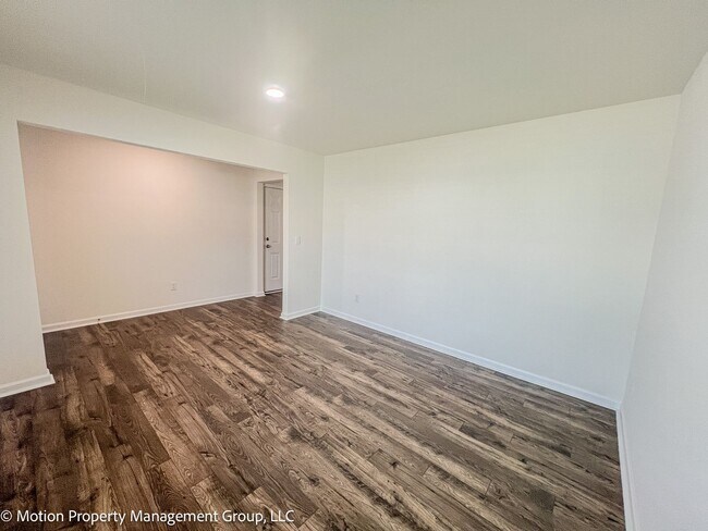 Building Photo - For Rent – Spacious 4 Bed / 3.5 Bath Home ...