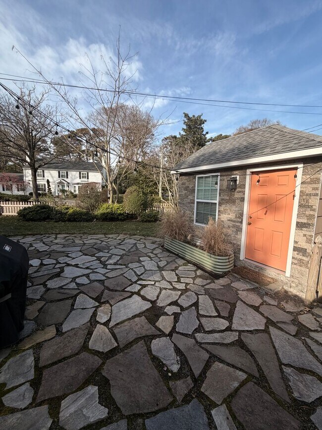 Building Photo - 3BR Beach House on 44th Street