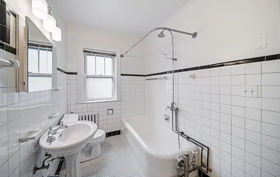 Building Photo - 721 Foster St