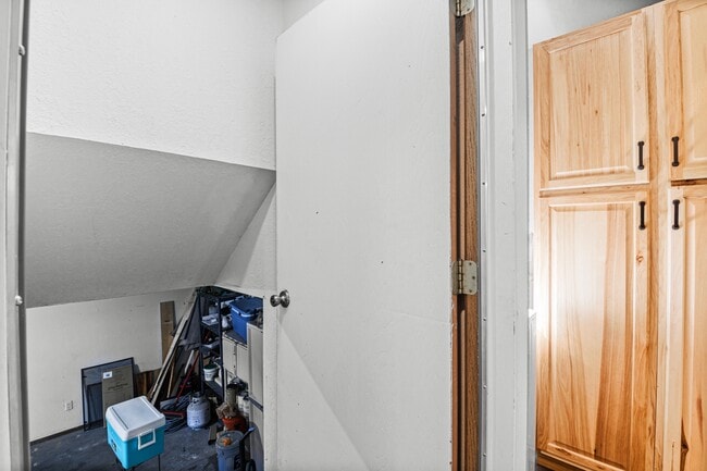 Building Photo - 103 Racquet Pl