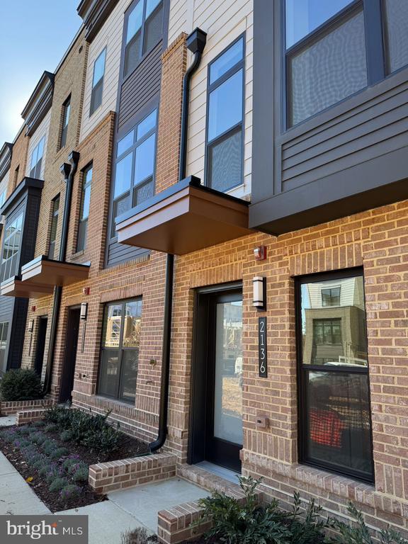 Building Photo - 2136 Tysons Ridgeline Rd