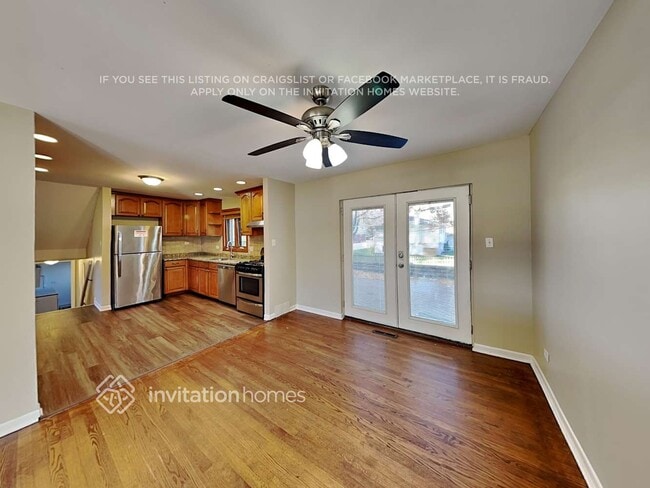 Building Photo - 9922 S 86th Ave