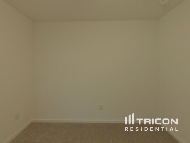 Building Photo - 10744 Cowhide Ln