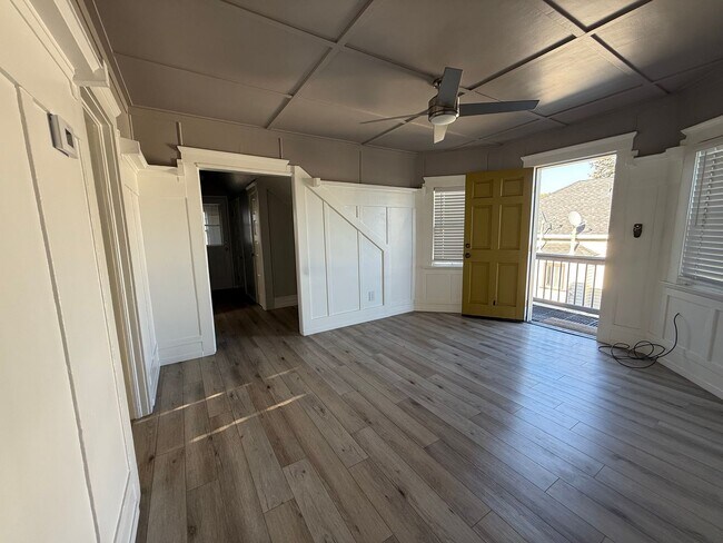 Building Photo - 720 44th St