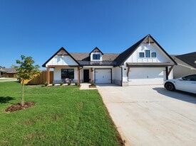 Building Photo - 3138 W Albuquerque St