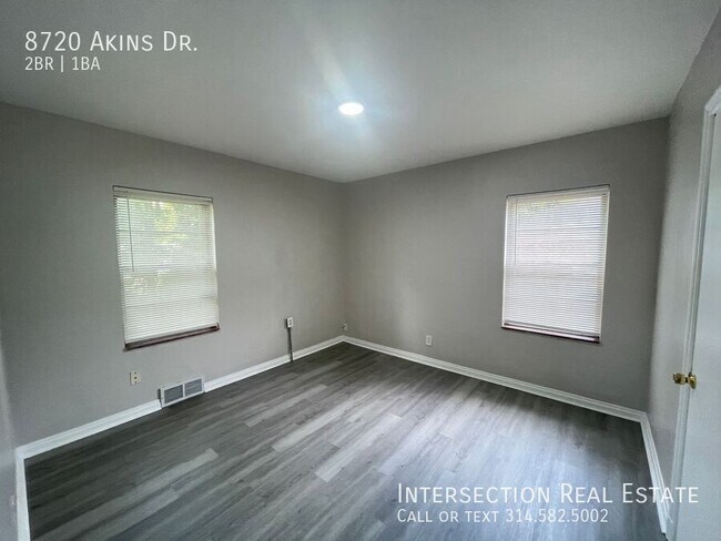 Building Photo - 8720 Akins Dr